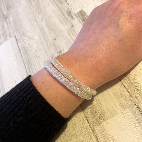 2/$15 White crystal bracelet - Picture 2 of 3